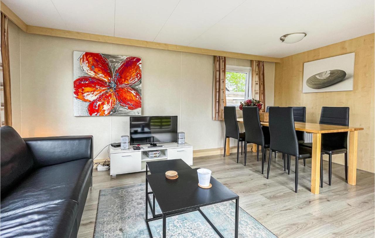 3 Bedroom Stunning Stacaravan In Tzummarum エクステリア 写真