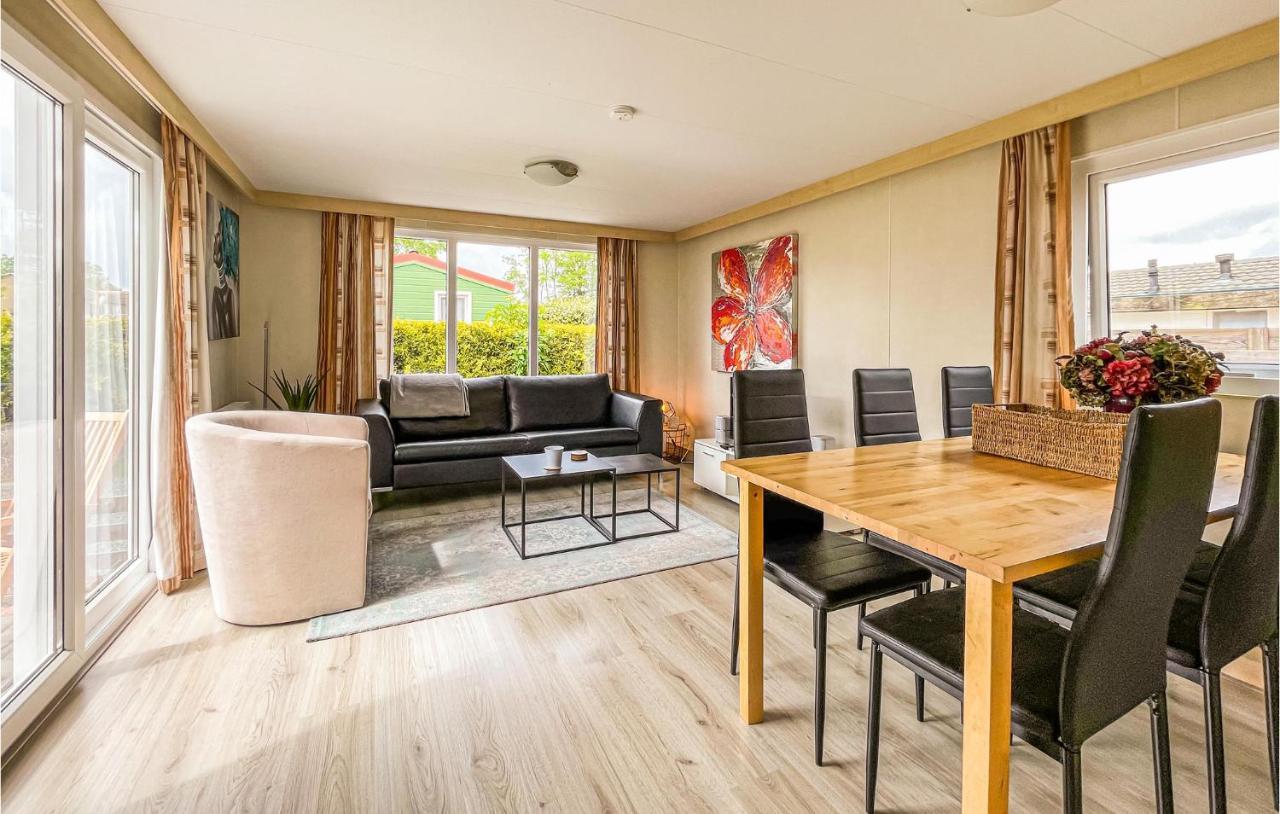 3 Bedroom Stunning Stacaravan In Tzummarum エクステリア 写真