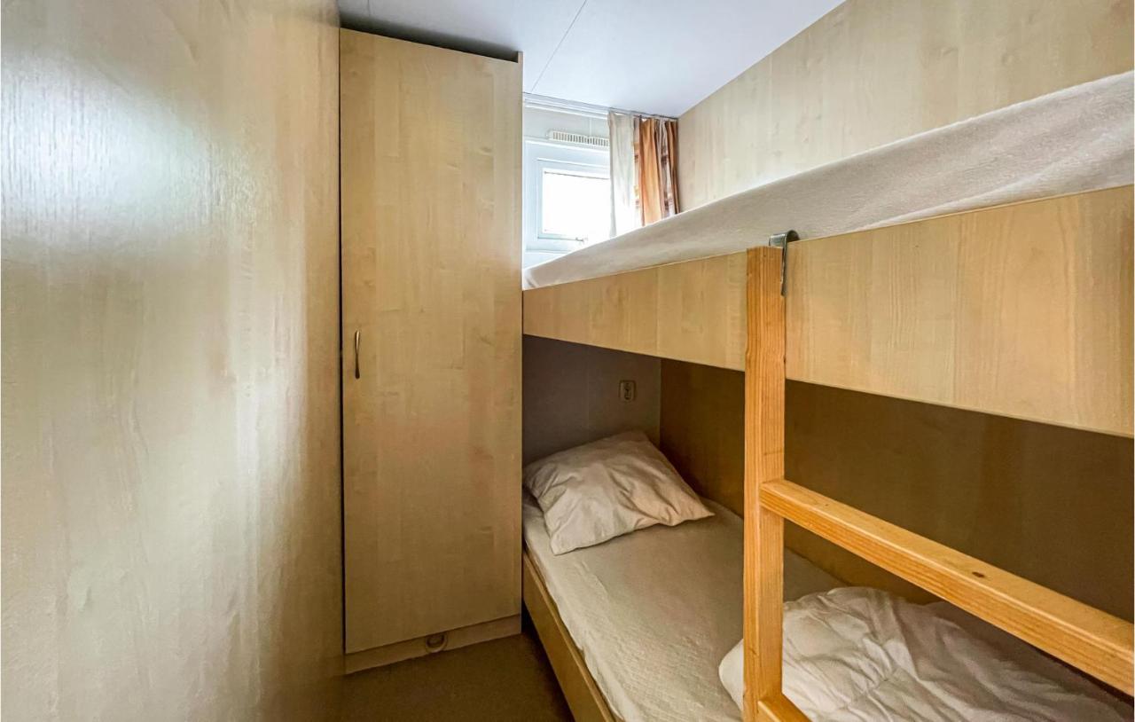 3 Bedroom Stunning Stacaravan In Tzummarum エクステリア 写真